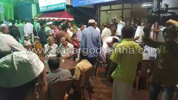 27 ാം രാവില് പ്രാര്ത്ഥനാനിരതരായി വിശ്വാസികള്; സിയാറത്തിനും മറ്റുമായി എത്തിയത് ആയിരങ്ങള്