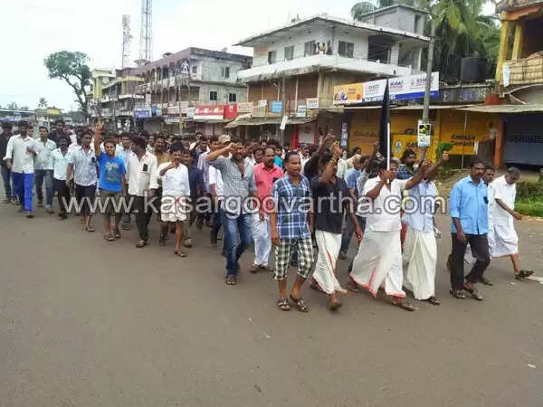 കുമ്പളയിലെ സി.പി.എം പ്രവര്ത്തകന്റെ കൊല: ഹര്ത്താല് പൂര്ണം, വിവിധ സ്ഥലങ്ങളില് പ്രകടനങ്ങള്