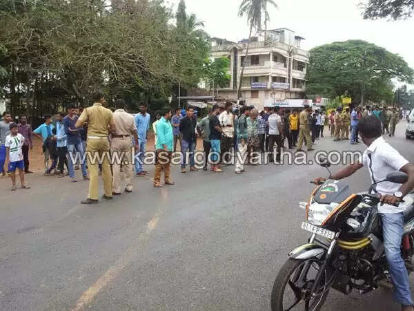 കുമ്പളയിലെ സി.പി.എം പ്രവര്ത്തകന്റെ കൊല: ഹര്ത്താല് പൂര്ണം, വിവിധ സ്ഥലങ്ങളില് പ്രകടനങ്ങള്