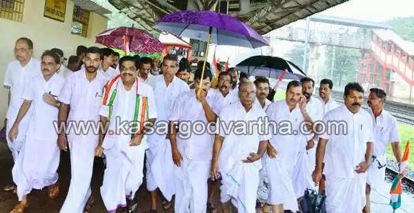 ടൈറ്റാനിയം: ആരും രാജിവെക്കേണ്ടെന്ന കോട്ടയത്തെ വിശദീകരണം സുധീരന് കാഞ്ഞങ്ങാട്ടും ആവര്ത്തിച്ചു