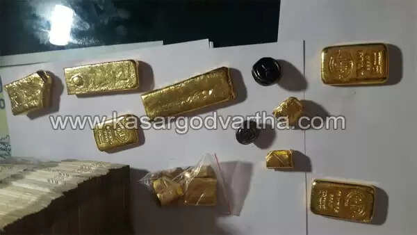 കാസര്കോട്ട് വന് കുഴല്പണ- സ്വര്ണവേട്ട; 1.20 കോടി രൂപയുമായി സ്വര്ണം വാങ്ങാന് വരികയായിരുന്ന യുവാവ് കാറുമായി പിടിയില്, ചോദ്യം ചെയ്തതിനു പിന്നാലെ തളങ്കരയിലെ വീട്ടില് കസ്റ്റംസ് റെയ്ഡ്, ഒന്നരക്കിലോ സ്വര്ണം കണ്ടെടുത്തു, ഗൃഹനാഥന് കസ്റ്റഡിയില്