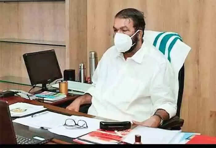 Online Classes | നിപ വൈറസ്: കണ്ടെയിന്മെന്റ് സോണിലെ മുഴുവന് സ്കൂളുകളിലെയും വിദ്യാര്ഥികള്ക്ക് ഓണ്ലൈന് ക്ലാസുകള് സംഘടിപ്പിക്കാന് നിര്ദേശം നല്കി മന്ത്രി വി ശിവന്കുട്ടി