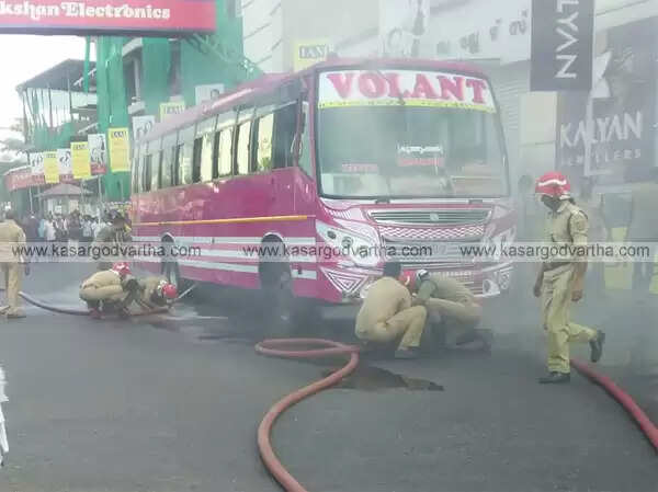 കണ്ണൂര് നഗരത്തില് ഓടിക്കൊണ്ടിരിക്കുന്ന ബസിന് തീപിടിച്ചു