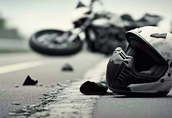 Injured | കമ്പല്ലൂരിൽ മഴപ്പൊലിമ ഘോഷയാത്രയ്ക്കിടയിലേക്ക് ബൈക് പാഞ്ഞുകയറി നിരവധി പേർക്ക് പരുക്ക്; ഒരാളുടെ നില ഗുരുതരം