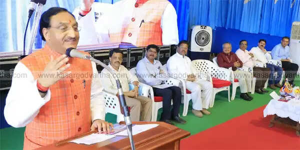 കേന്ദ്ര സര്വ്വകലാശാലയിലെ കായിക മേഖലയ്ക്ക് കൂടുതല് പരിഗണന നല്കുമെന്ന് കേന്ദ്ര മന്ത്രി ഡോ. രമേഷ് പൊഖ്രിയാല് നിശാങ്ക്