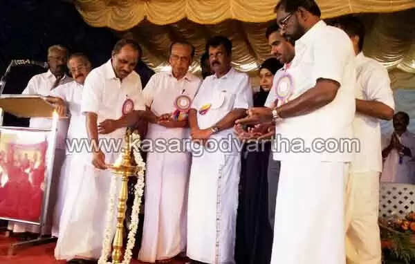 ഉത്സവാന്തരീക്ഷത്തില് കാസര്കോട് മത്സ്യമാര്ക്കറ്റിന് മന്ത്രി കെ. ബാബു തറക്കല്ലിട്ടു