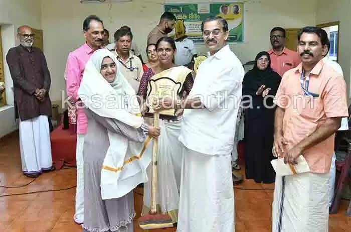 Farmers Day | നാടെങ്ങും കര്ഷക ദിന പരിപാടികള്; തൈകള് നട്ടും ആദരിച്ചും ആഘോഷം