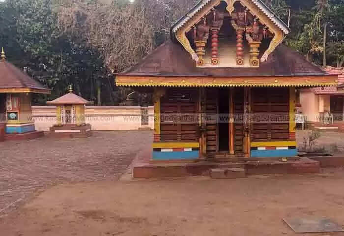 Burglary | കരക്കക്കാവ് ഭഗവതി ക്ഷേത്രത്തിൽ മോഷണം; പൊലീസ് അന്വേഷിക്കുന്നു