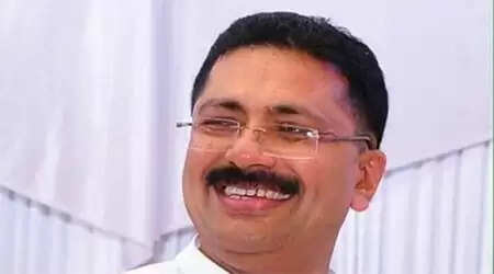 പദ്ധതി രൂപീകരണത്തിനു ഡാറ്റാ എന്ട്രി പോലും തുടങ്ങാതിരുന്ന പഞ്ചായത്ത് ഉദ്യോഗസ്ഥര് ഇനി വീട്ടിലിരിക്കും, അതും മന്ത്രിയുടെ ജില്ലയില്