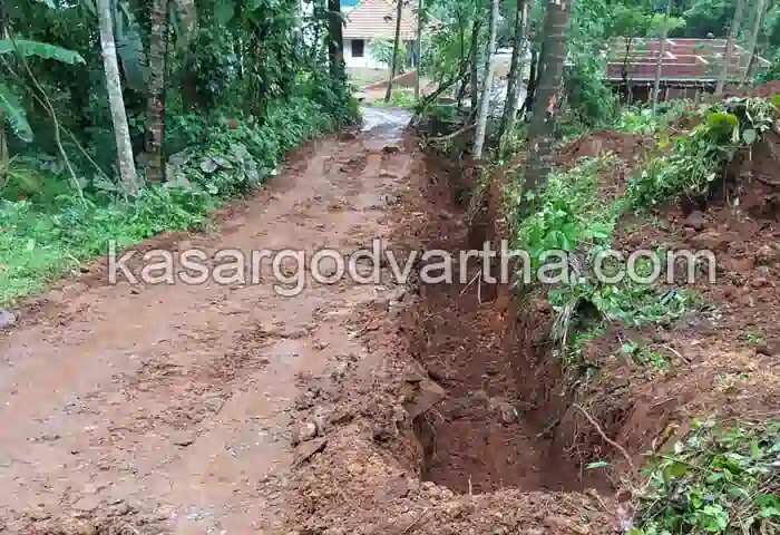 Road Issue | 'കരുതലും കൈതാങ്ങും' അദാലതും തുണയായില്ല; മന്ത്രി ഉത്തരവ് നല്കിയിട്ടും കിടപ്പ് രോഗിയായ മോഹനന് സഞ്ചാരവഴി തുറന്നില്ല