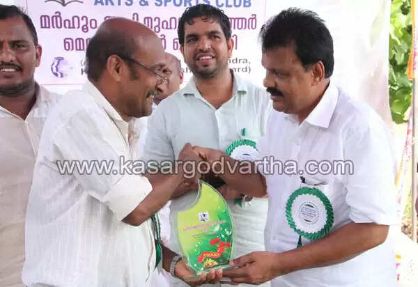 ഫ്രണ്ട്സ് പച്ചംബള സ്കൂള് കിറ്റ് വിതരണം ചെയ്തു