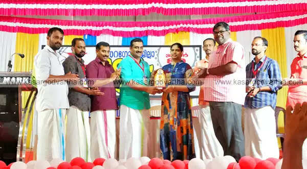 നീറ്റ് പരീക്ഷയില് റാങ്ക് നേടിയ ഹൃദ്യാലക്ഷ്മിക്ക് അനുമോദന പ്രവാഹം