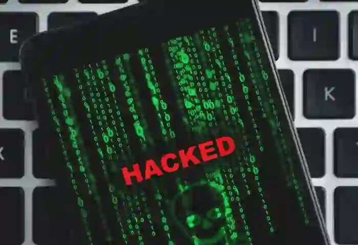 Phone Hack | നിങ്ങളുടെ മൊബൈല് ഫോണ് ഇങ്ങനെ വിചിത്രമായി പെരുമാറുന്നുവോ? ഹാക്ക് ചെയ്തുവന്നതിന്റെ സൂചനയാകാം! അവഗണിക്കരുത് ഈ സിഗ്നലുകള്