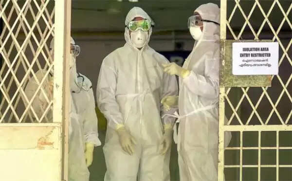 നിപ ഭീതിയൊഴിയുന്നു; ഐസൊലേഷന് വാര്ഡിലുള്ള 10 ല് 9 പേര്ക്ക് നിപയില്ല