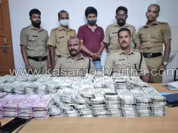 കാസര്കോട് കുമ്പള ദേശീയ പാതയില് വന് കുഴല്പ്പണ വേട്ട; സ്വിഫ്റ്റ് കാറില് കടത്തുകയായിരുന്ന 2 കോടിയിലധികം രൂപ പിടികൂടി; ഒരാള് പിടിയില്