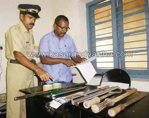 ആയുധങ്ങളുമായെത്തിയ കവര്ചാസംഘം പോലീസിനെവെട്ടിച്ച് കാറുപേക്ഷിച്ച് കടന്നു