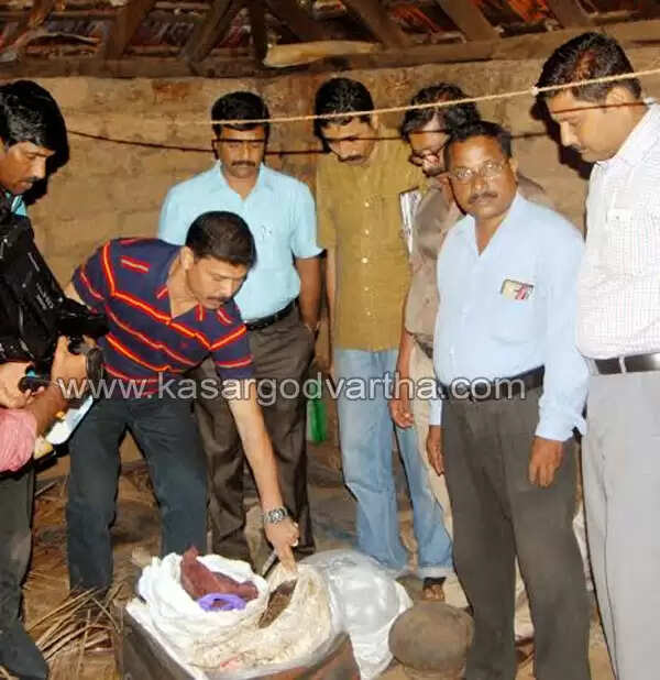 വിജയ ബാങ്ക് കൊള്ള: മുഴുവന് സ്വര്ണവും കണ്ടെടുത്തു, 4 പ്രതികളുടെ അറസ്റ്റ് രേഖപ്പെടുത്തി, 3 പേര് ഒളിവില്