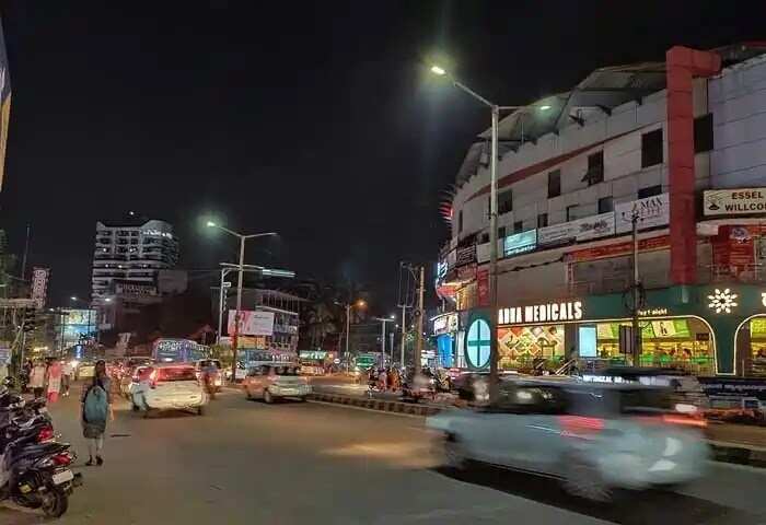 Night Shopping | മംഗ്ളുറു അടക്കം കർണാടകയിലെ 10 നഗരങ്ങളിൽ രാത്രിജീവിതം കൂടുതൽ സജീവമാകും; കടകളും മറ്റ് വ്യാപാര സ്ഥാപനങ്ങളും പുലർച്ചെ 1 മണി വരെ തുറന്ന് പ്രവർത്തിക്കും; സർകാർ പ്രഖ്യാപനം ഏറ്റെടുത്ത് ജനങ്ങൾ