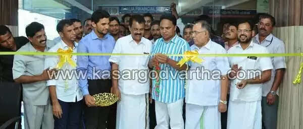 റൂബിയുടെ കാര് സിമുലേറ്റര് സംവിധാനത്തോടുകൂടിയ ഡ്രൈവിംഗ് സ്കൂള് ഉദ്ഘാടനം ചെയ്തു