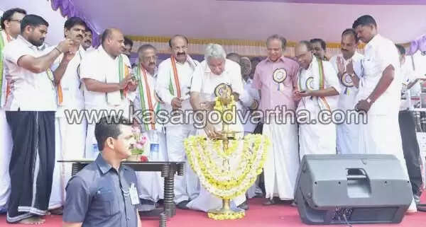 മറാഠി സംവരണം: ആശങ്കവേണ്ടെന്ന് മുഖ്യമന്ത്രി