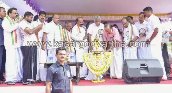 മറാഠി സംവരണം: ആശങ്കവേണ്ടെന്ന് മുഖ്യമന്ത്രി