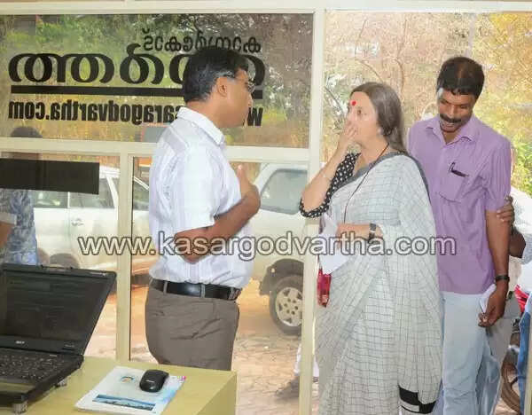 പ്രൊഫ. മുഹമ്മദ് സുലൈമാനും വൃന്ദ കാരാട്ടും കാസര്കോട് വാര്ത്ത സന്ദര്ശിച്ചു