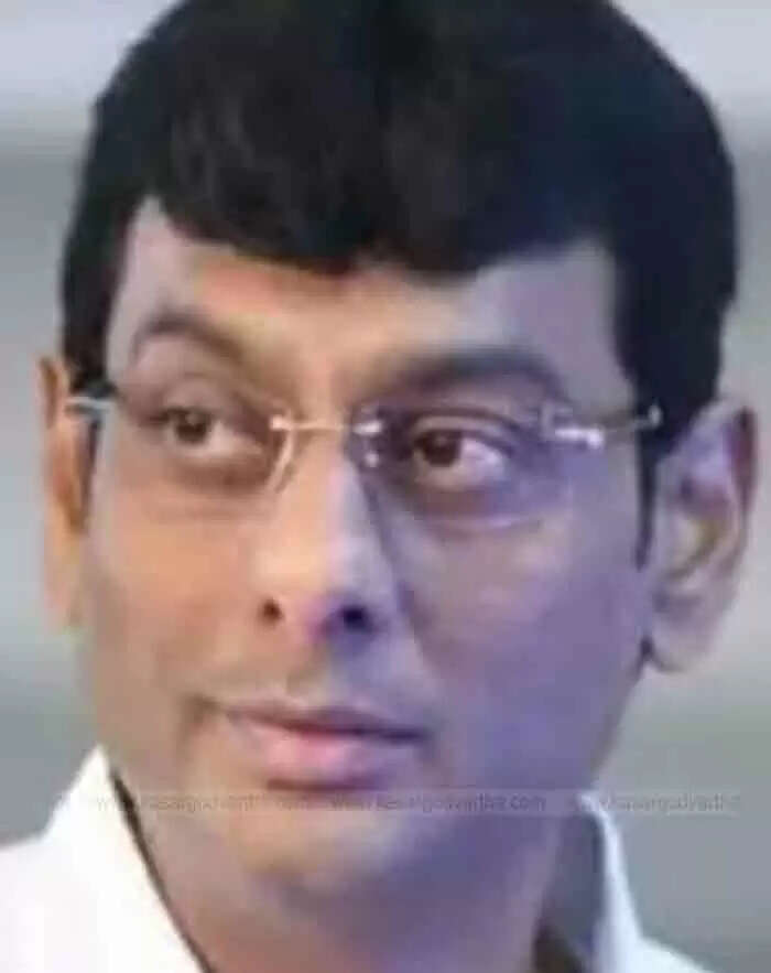 കർണാടകയിൽ മന്ത്രിയുൾപെടെ 25 എം എൽ സിമാരുടെ കാലാവധി അവസാനിക്കുന്നു; കോൺഗ്രസ്-15, ബിജെപി-അഞ്ച്, ജെഡിഎസ്-നാല്, കോൺഗ്രസ് റിബൽ-ഒന്ന്