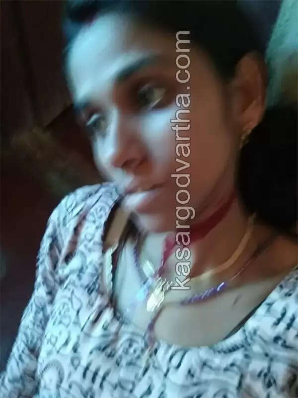 കാണാതായ നീനു ഒരുക്കിയത് തട്ടിക്കൊണ്ടുപോകല് നാടകം; മാസ്റ്റര് ബ്രെയിന് കാമുകന്റേത്, കാര് പയ്യന്നൂരില് നിന്നും കണ്ടെത്തി, ഇരുവരും കോഴിക്കോട്ട് പിടിയില്, കഴുത്തിനേറ്റ മുറിവിലെ രക്തം കുങ്കുമം കൊണ്ട് ഒലിപ്പിച്ചതാണെന്നും സംശയം
