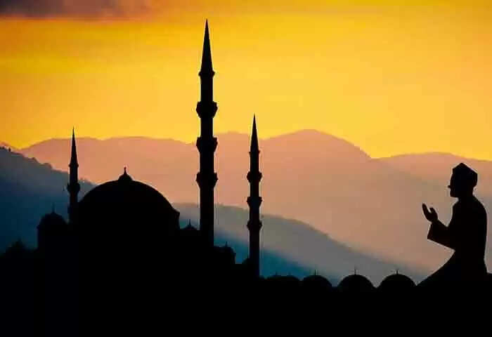 ക്വിസ് നമ്പർ 12: റബീഉൽ അവ്വൽ - കാസർകോട് വാർത്ത മത്സരം: മുഹമ്മദ് നബിയുടെ രണ്ടുപുത്രിമാരെ വിവാഹം ചെയ്തതിനാല് 'ദുന്നൂറൈന്' (രണ്ടുപ്രകാശങ്ങളുടെ ഉടമ) എന്ന് അറിയപ്പെടുന്ന വ്യക്തി ആരാണ്?