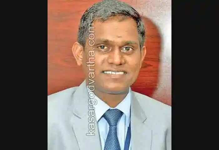 K Inbasekar | നീലഗിരിയിലെ തേയിലത്തോട്ടങ്ങളിൽ ജോലി ചെയ്തിരുന്ന സാധാരണ തൊഴിലാളികളുടെ മകൻ കാസർകോട് കലക്ടറാവുന്നു; ഇല്ലായ്മയുടെ നടുവിൽ നിന്ന് ഐഎഎസ് പദവി സ്വന്തമാക്കിയ കെ ഇൻബശേഖറിന്റെ ജീവീതം പ്രചോദിപ്പിക്കുന്നത്