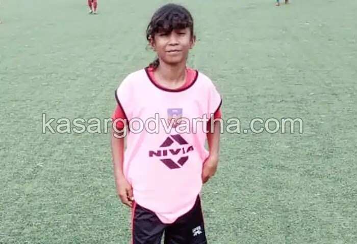Football | 3 മത്സരത്തില് നിന്ന് 8 ഗോളുകള്, 2 ഹാട്രികും; സംസ്ഥാന സബ് ജൂനിയര് പെണ്കുട്ടികളുടെ ചാംപ്യന്ഷിപില് മൈതാനത്ത് അത്ഭുതം കാട്ടി മിറാന ഇഖ്ബാല്; മികച്ച പ്രകടനവുമായി കാസര്കോട് ടീമും