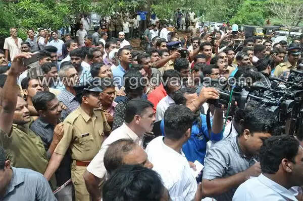 വിജയ ബാങ്ക് കൊള്ള: മുഴുവന് സ്വര്ണവും കണ്ടെടുത്തു, 4 പ്രതികളുടെ അറസ്റ്റ് രേഖപ്പെടുത്തി, 3 പേര് ഒളിവില്