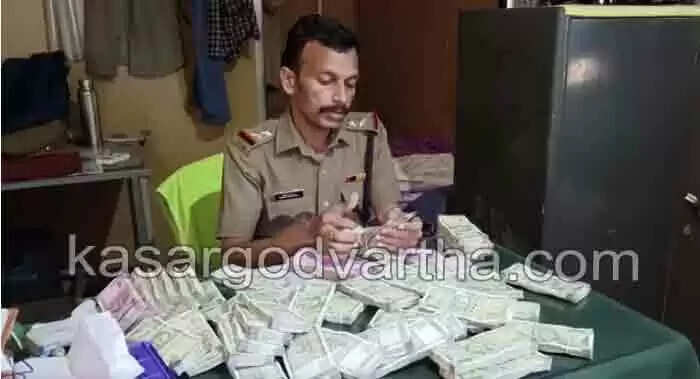 Money seized | കെഎസ്ആര്ടിസി ബസില് എക്സൈസ് നടത്തിയ മദ്യ പരിശോധനയില് കിട്ടിയത് 30 ലക്ഷത്തിന്റെ കുഴല്പ്പണം; ഒരാള് പിടിയില്