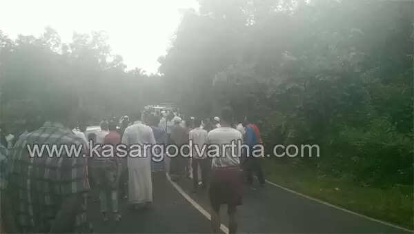 സാഹിത്യോത്സവിന് പോകുകയായിരുന്ന വിദ്യാര്ത്ഥികള് സഞ്ചരിച്ച ബൈക്ക് സ്കൂള് ബസിലിടിച്ച് 2 പേര് ദാരുണമായി മരിച്ചു