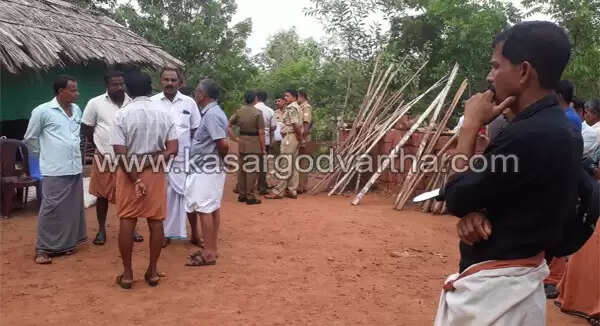 കണ്ണീരണിഞ്ഞ് അഡൂര് ഗ്രാമം; കൂട്ട ആത്മഹത്യ നടന്ന വീട്ടിലേക്ക് ജനം ഒഴുകി, മൃതദേഹങ്ങള് വിദഗ്ദ്ധ പോസ്റ്റുമോര്ട്ടത്തിനായി പരിയാരത്തേക്ക് കൊണ്ടുപോയി
