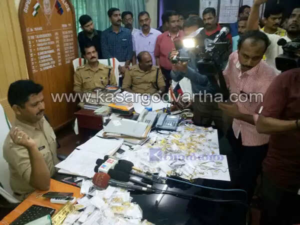 കുഡ്ലു ബാങ്ക് കൊള്ള: 10 ദിവസംകൊണ്ട് സ്വര്ണവും പ്രതികളേയും പിടികൂടിയ അന്വേഷണ സംഘത്തിന് നാട്ടുകാരുടെ അഭിനന്ദനം