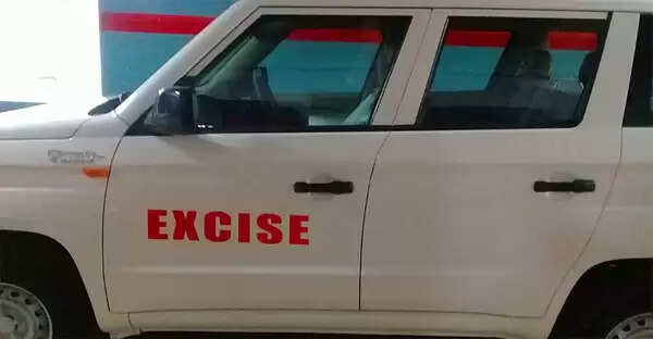 എക്സൈസ് ഓഫീസില് വിജിലന്സ് റെയ്ഡ്; തൊണ്ടിമുതലായ 118 ലിറ്റര് വിദേശമദ്യം കടത്തിയതായി കണ്ടെത്തി