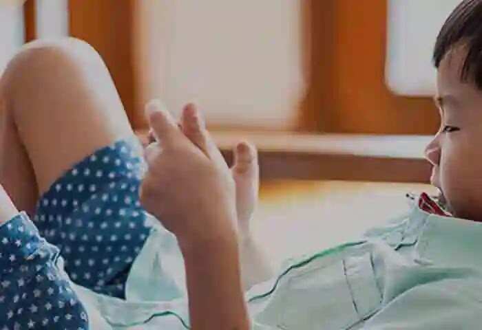 Mobile Phone | ഞെട്ടിക്കുന്ന പഠനം: മൊബൈൽ ഫോൺ ഉപയോഗം മൂലം കുട്ടികൾക്ക് കാഴ്ച നഷ്ടപ്പെടുന്നു; പലർക്കും കാഴ്ച വൈകല്യങ്ങളും; ബോർഡിൽ എഴുതിയത് പോലും വായിക്കാനാവുന്നില്ല