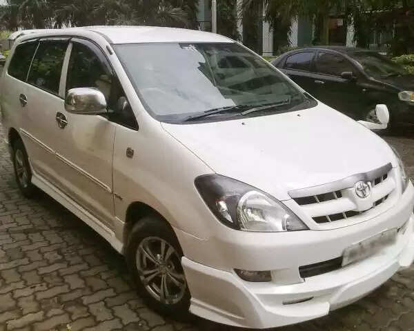 ഇന്നോവയില് കടത്തിയ 10 ലക്ഷം രൂപയുടെ കുഴല്പ്പണം പിടികൂടി ;2പേര് പിടിയില്