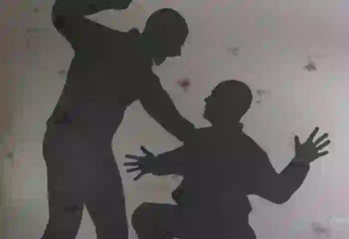 Police Booked | കാസര്കോട് ജെനറല് ആശുപത്രി ജീവനക്കാരെ മര്ദിച്ചതായി പരാതി; പൊലീസ് കേസടുത്തു