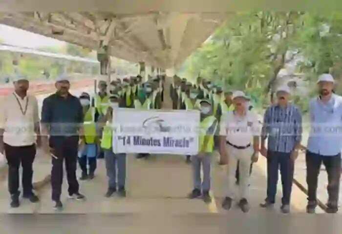 Vande Bharat | വന്ദേ ഭാരത് ട്രെയിൻ മുഴുവൻ വൃത്തിയാക്കാൻ വെറും 14 മിനിറ്റ്! കാസർകോട് റെയിൽവേ സ്റ്റേഷനിലും അത്ഭുതം കാട്ടി റെയിൽവേ; വീഡിയോ