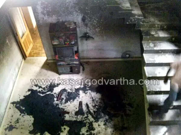 അമിത വോള്ട്ടേജ്; ചൗക്കിയില് വീടിന് തീ പിടിച്ചു, അഞ്ച് പേര്ക്ക് പൊള്ളലേറ്റു