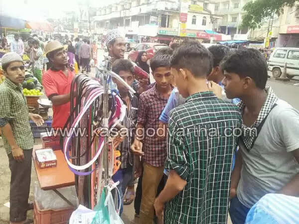 വിലക്കയറ്റത്തിന്റെ പെരുന്നാള് വിപണി; എങ്കിലും നഗരത്തില് തിരക്കൊഴിഞ്ഞില്ല