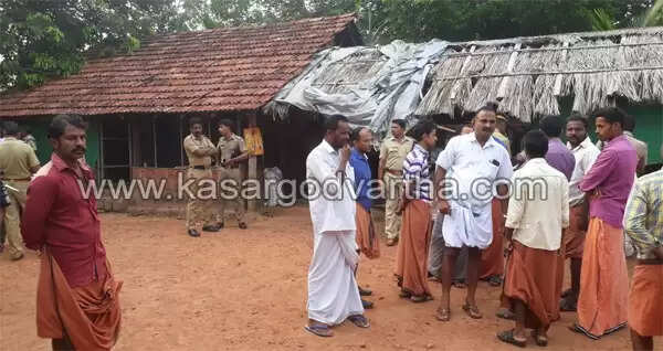 കണ്ണീരണിഞ്ഞ് അഡൂര് ഗ്രാമം; കൂട്ട ആത്മഹത്യ നടന്ന വീട്ടിലേക്ക് ജനം ഒഴുകി, മൃതദേഹങ്ങള് വിദഗ്ദ്ധ പോസ്റ്റുമോര്ട്ടത്തിനായി പരിയാരത്തേക്ക് കൊണ്ടുപോയി