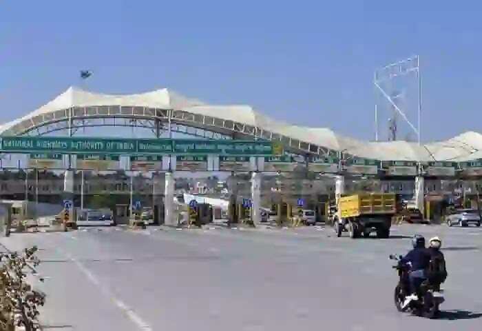 Bus fares | ബെംഗ്ളുറു - മൈസുറു അതിവേഗപാതയിലെ ടോൾ പിരിവ്: കർണാടക ആർടിസിയിൽ ബസ് നിരക്ക് വർധിച്ചു; കാസർകോട്ടെ അടക്കം യാത്രക്കാർക്ക് തിരിച്ചടി