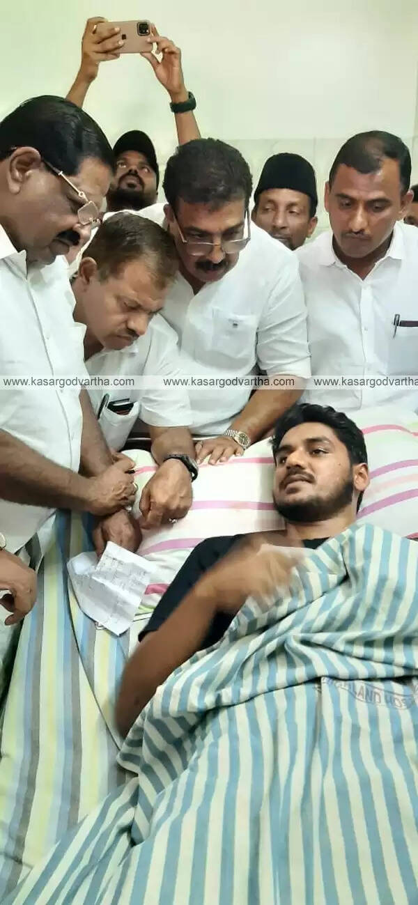 'മംഗളൂരുവില് ഞങ്ങള് കണ്ടത് നരനായാട്ടിന്റെ ഞെട്ടിക്കുന്ന കാഴ്ചകള്; വെടിയുണ്ട ശരീരത്തിലൂടെ തുളച്ചുകയറിയ 10 പേരെ കണ്ടു; ഇതില് മൂന്നുപേരുടെ നില ഇപ്പോഴും ഗുരുതരം; മലയാളികളാണ് മംഗളൂരുവില് അക്രമം നടത്തിയതെന്ന് പ്രചരിപ്പിച്ച് മലയാളികളെയും കന്നടക്കാരെയും തമ്മില് തെറ്റിച്ച് മുതലെടുപ്പിനാണ് യെദിയൂരപ്പ സര്ക്കാര് ശ്രമിക്കുന്നതെന്ന് യുഡിഎഫ് പ്രതിനിധി സംഘം'