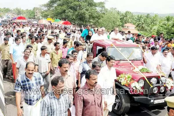 മന്ത്രി വി കെ ഇബ്രാഹിംകുഞ്ഞ് പടന്നക്കാടിന്റെ കുരുക്കഴിച്ചു