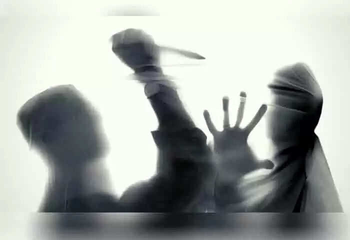 Police FIR | യുവാവിനെ ഇരുമ്പ് വടി കൊണ്ട് അടിച്ച് ഗുരുതരമായി പരുക്കേൽപിച്ചതായി പരാതി; 2 പേർക്കെതിരെ കേസെടുത്തു