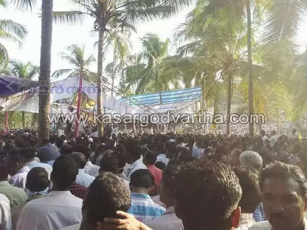 മുഖ്യമന്ത്രി പങ്കെടുത്ത പരിപാടിക്കിടെ പന്തല് തകര്ന്നു വീണു