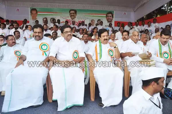 വി.എം സുധീരന്റെ ജനപക്ഷ യാത്രയ്ക്ക് കുമ്പളയില് ആവേശോജ്ജ്വല തുടക്കം